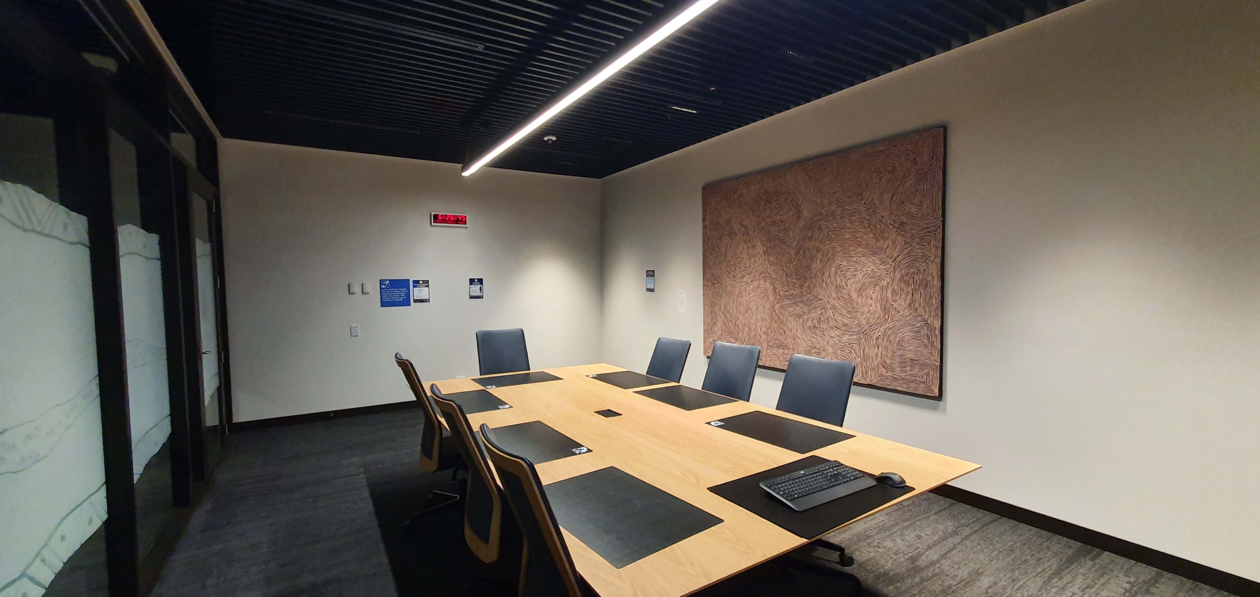 M021 – Single Display Meeting Room