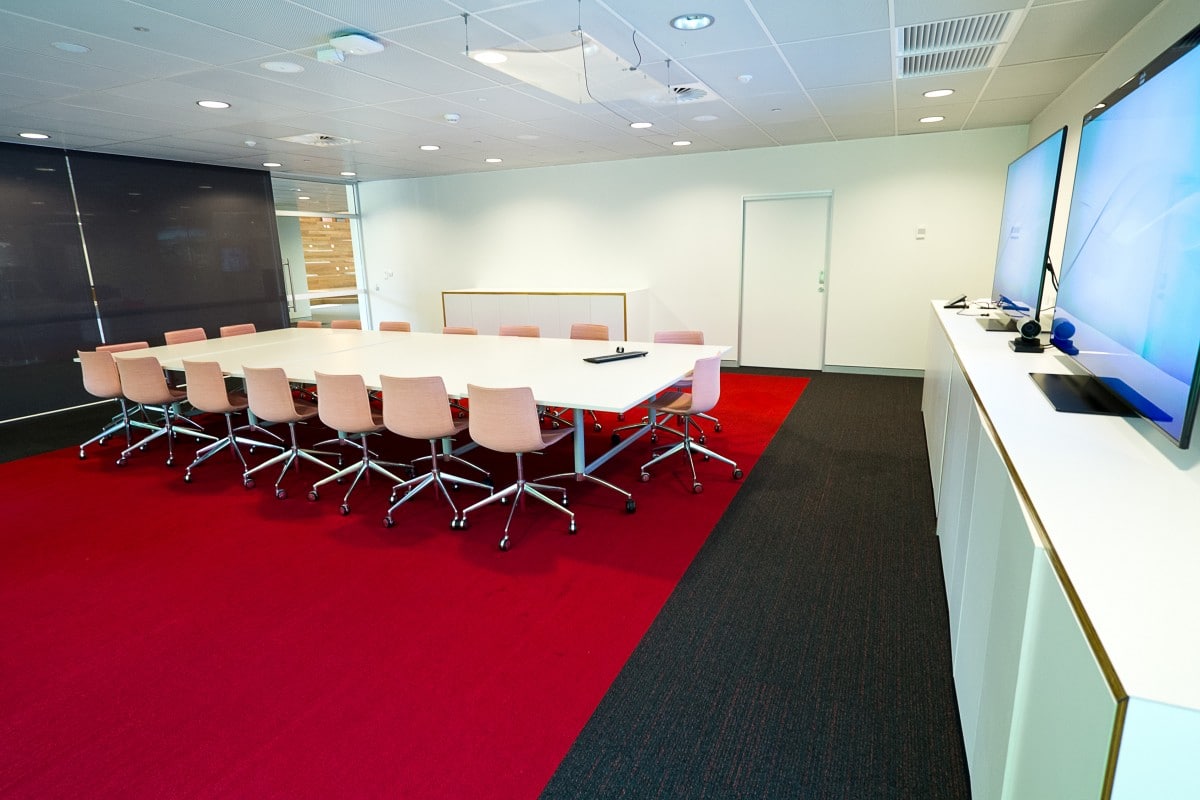 M025 – Meeting Room