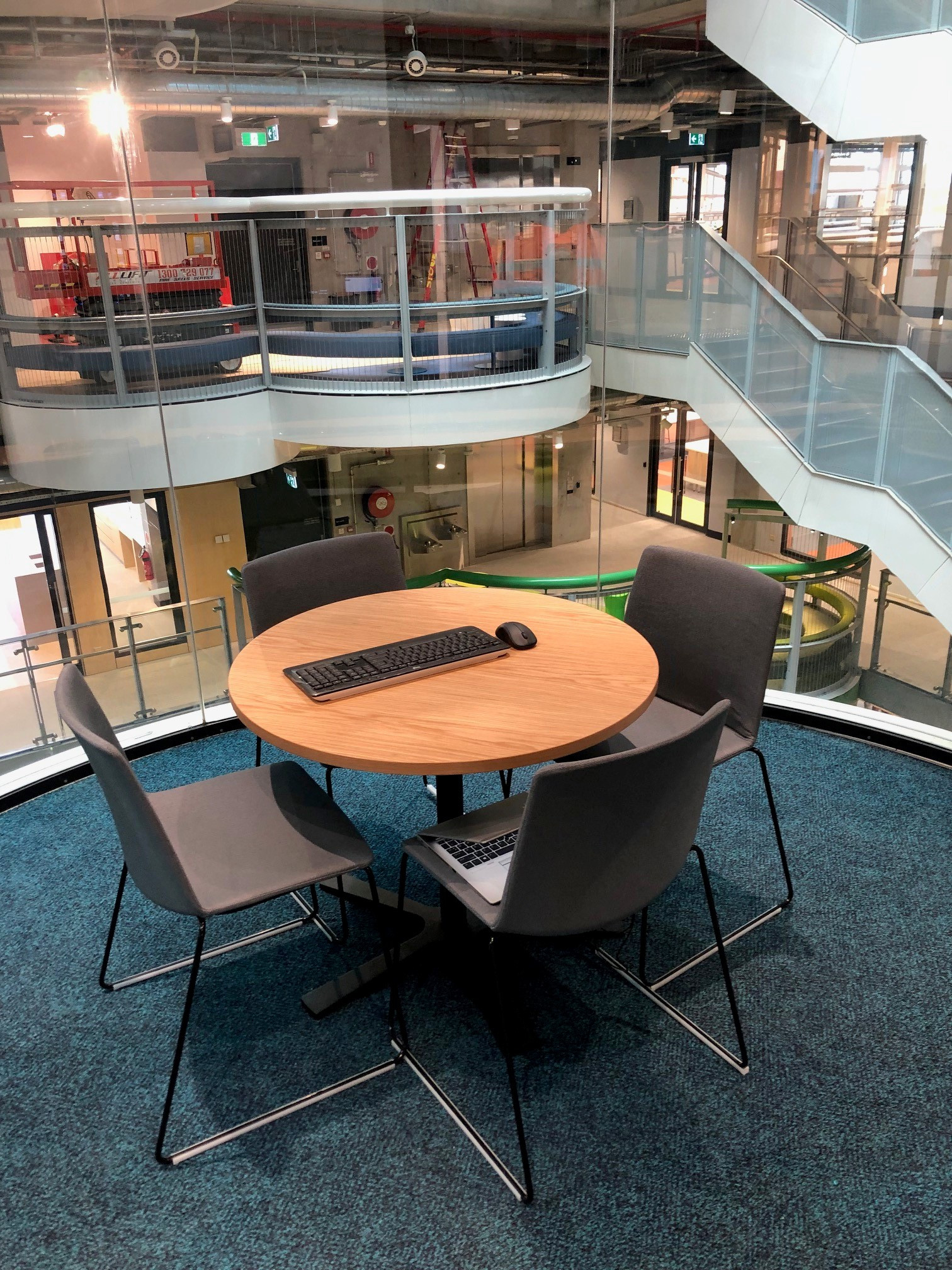 M028 – Small Meeting Space, photo 2 of 4