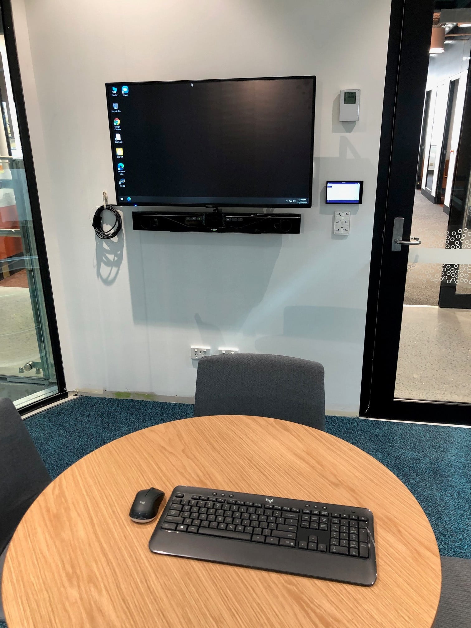 M028 – Small Meeting Space, photo 3 of 4