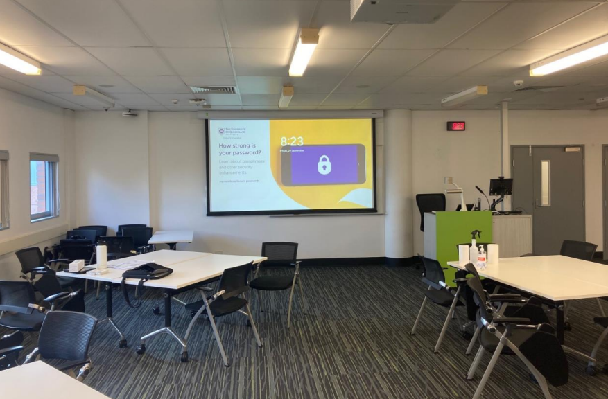 T013 – Medium Room Link Teaching Space, photo 2 of 2