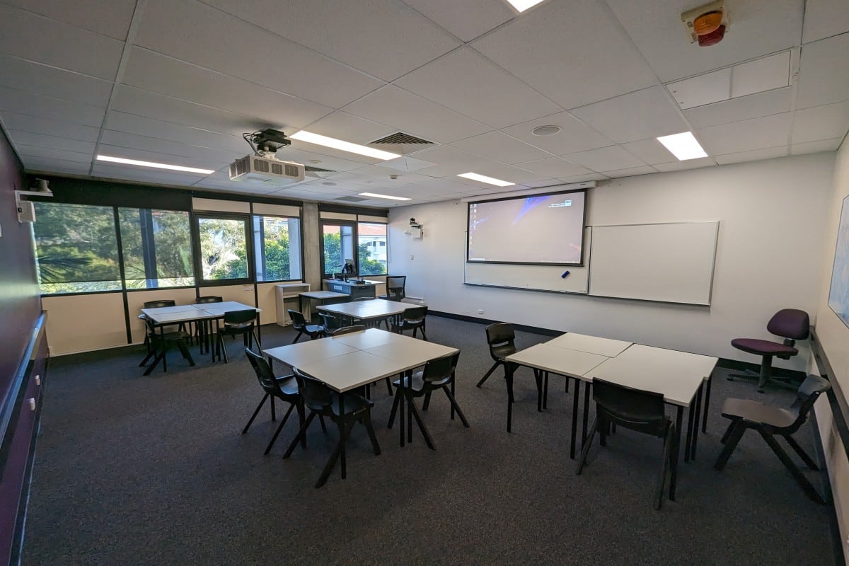 T018 – Small Teaching Space