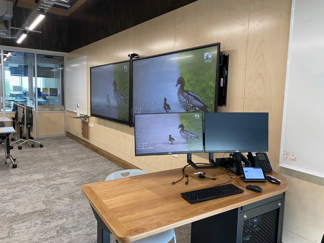 T019 – Large Dual Display Teaching Space, photo 2 of 2
