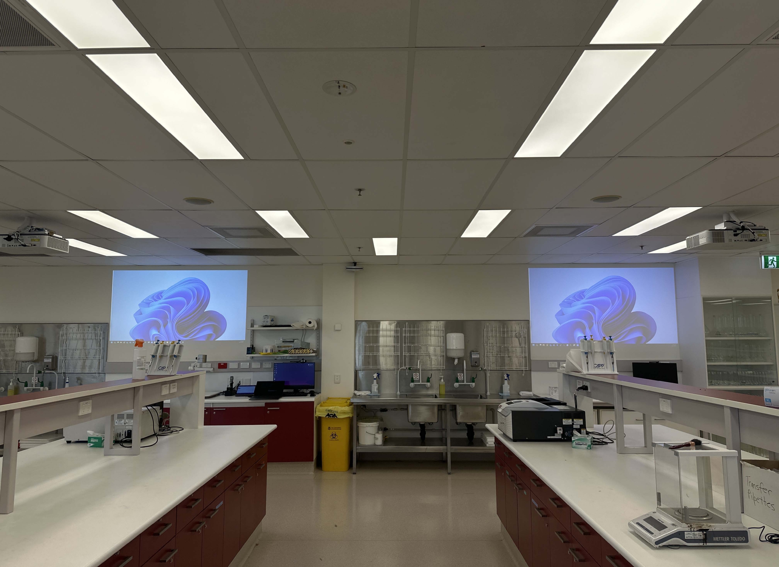T020 – Dual Projector Room Link Teaching Lab