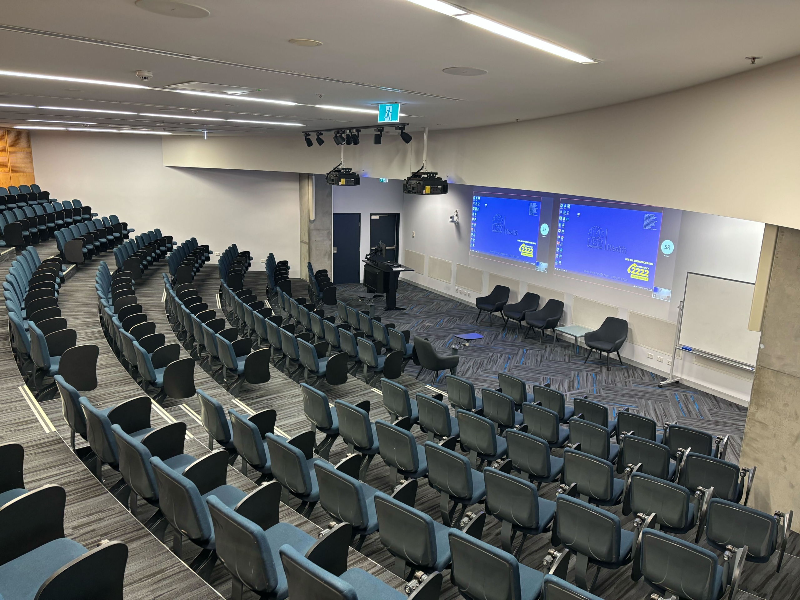 T025 – Dual Display Large Auditorium, photo 2 of 2