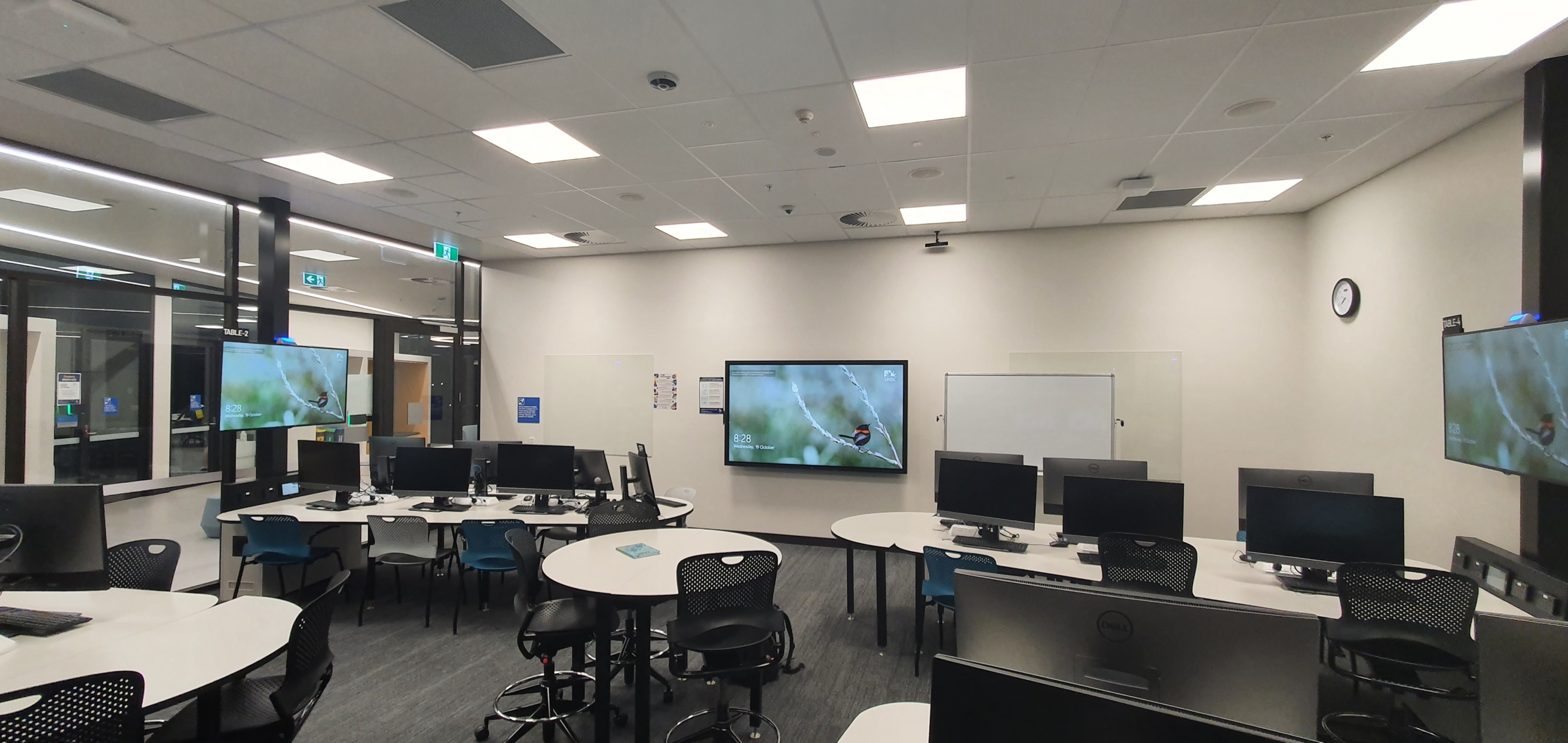 T026 – Small Teaching Space, photo 2 of 2