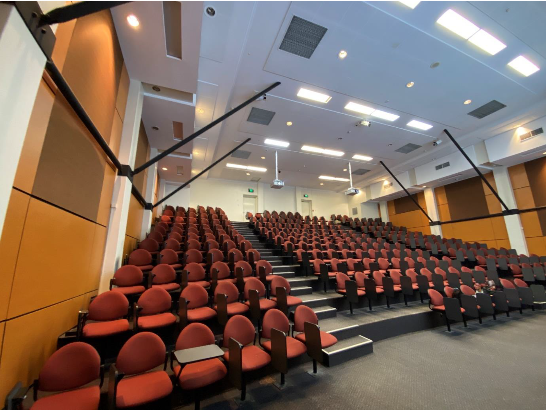 T030 – Large Dual Display Theatre