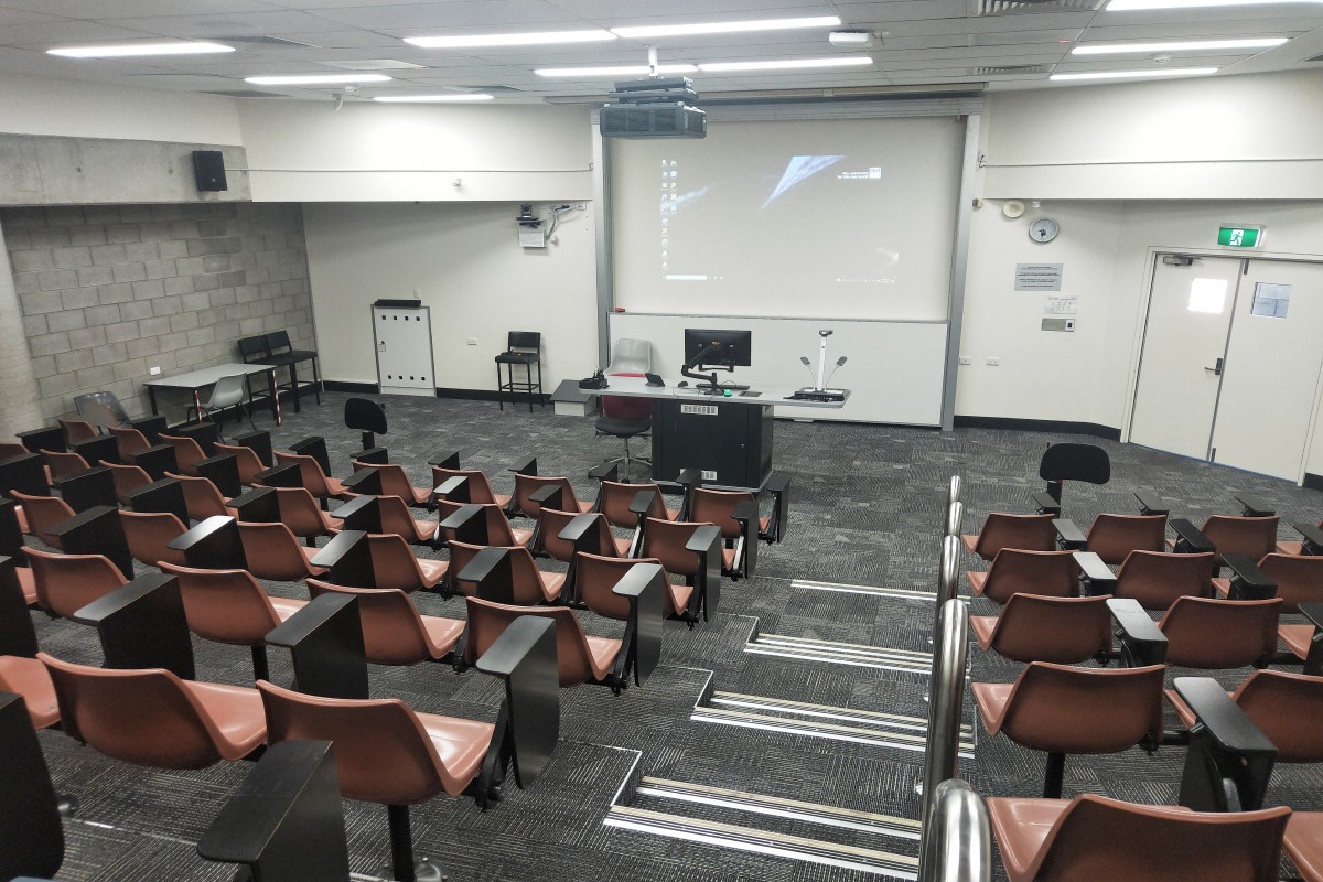 T034 – Medium Lecture Theatre, photo 2 of 2