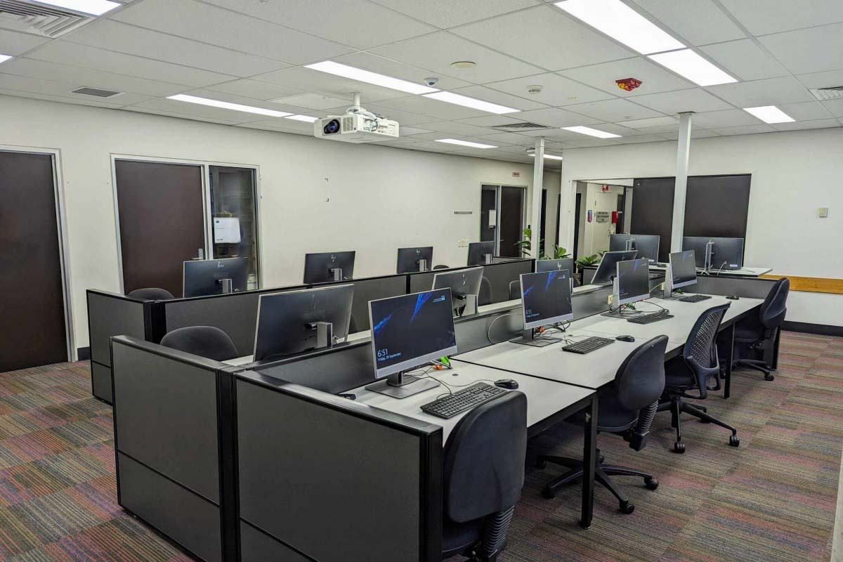 T036 – Small Computer Laboratory (AMX), photo 2 of 2