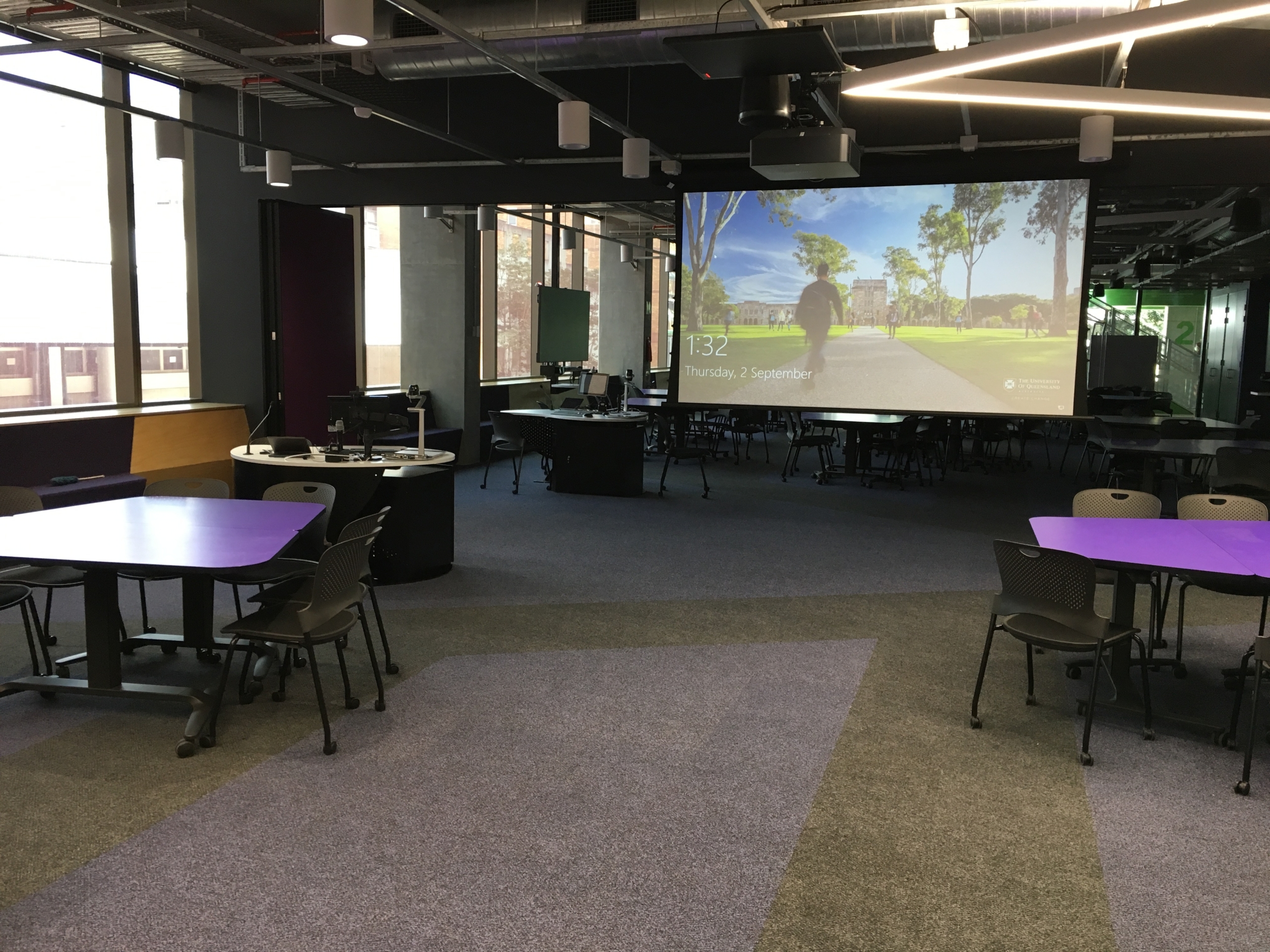 T037 – Teaching Space with Pods, photo 2 of 4