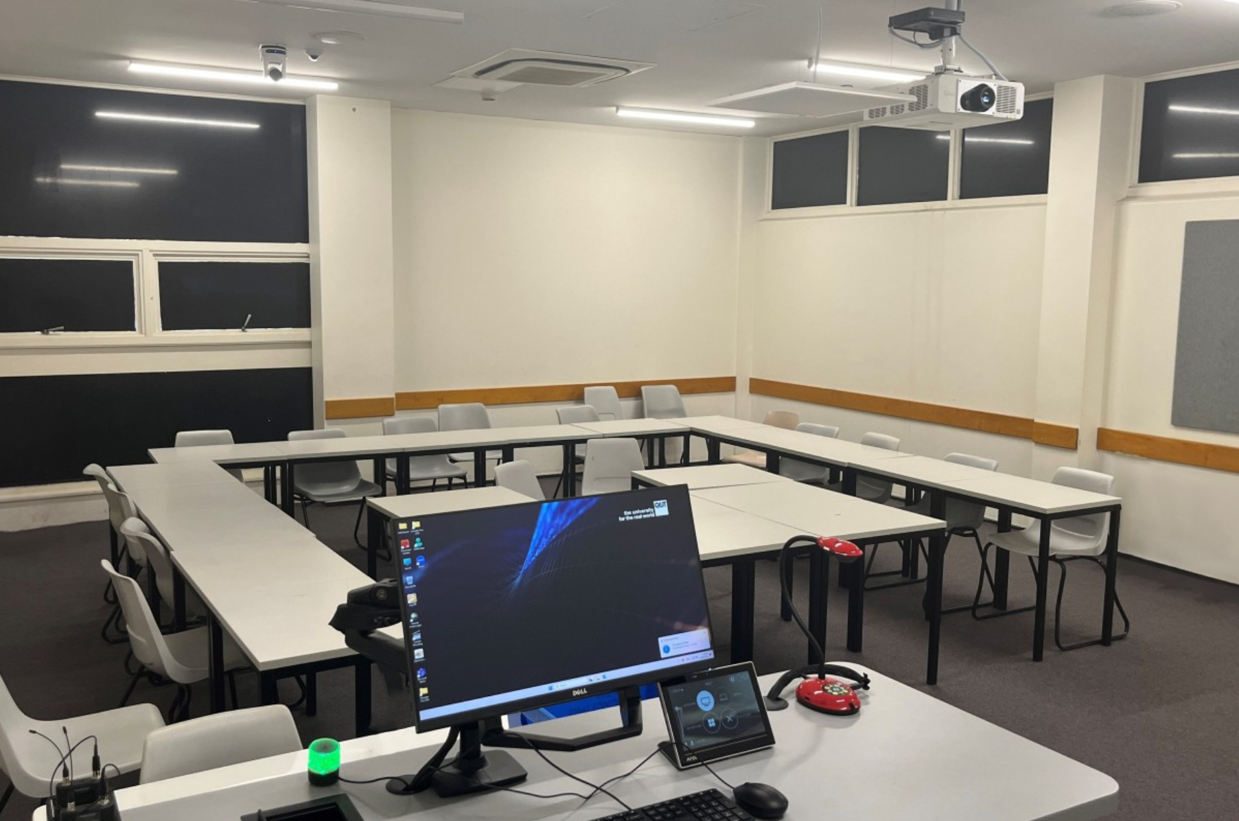 T041 – Hybrid Teaching Space, photo 2 of 2