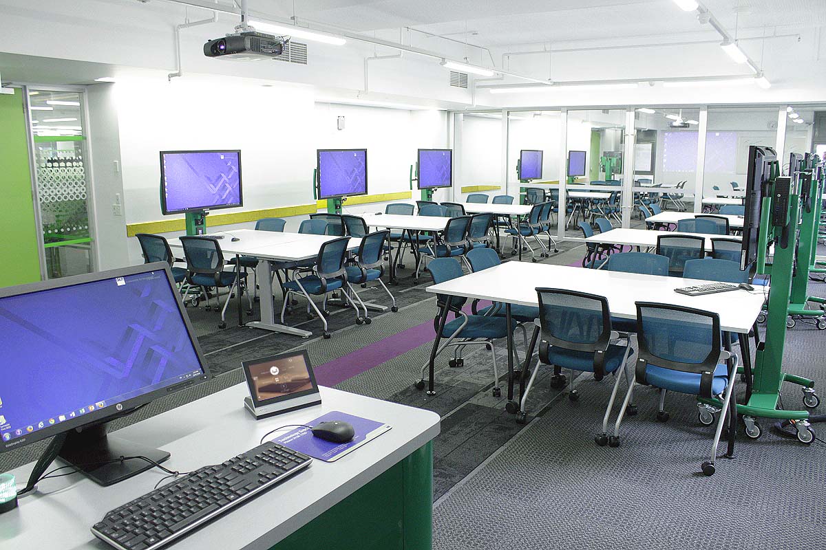 T045 – Collaborative Space with Room Link