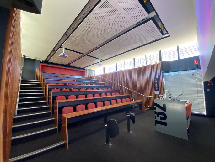T056 – Dual Display Teaching Space, photo 2 of 4