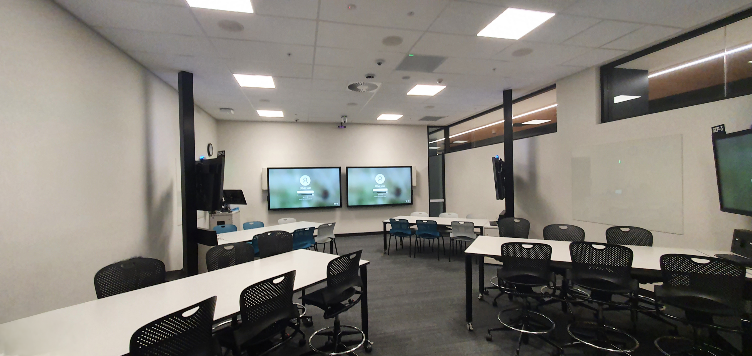 T058 – Interactive Studio, photo 2 of 2