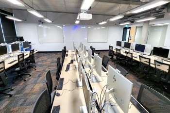 T069 – Medium Computer Lab