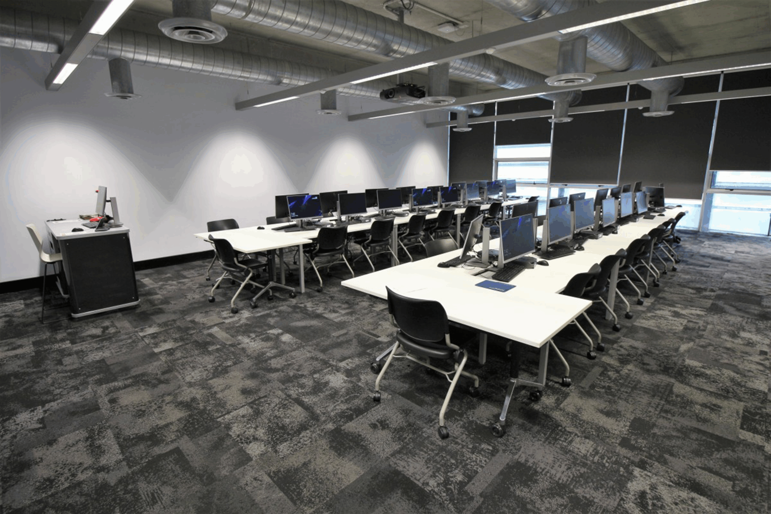 T079 – Computer Lab with Room Link, photo 2 of 2