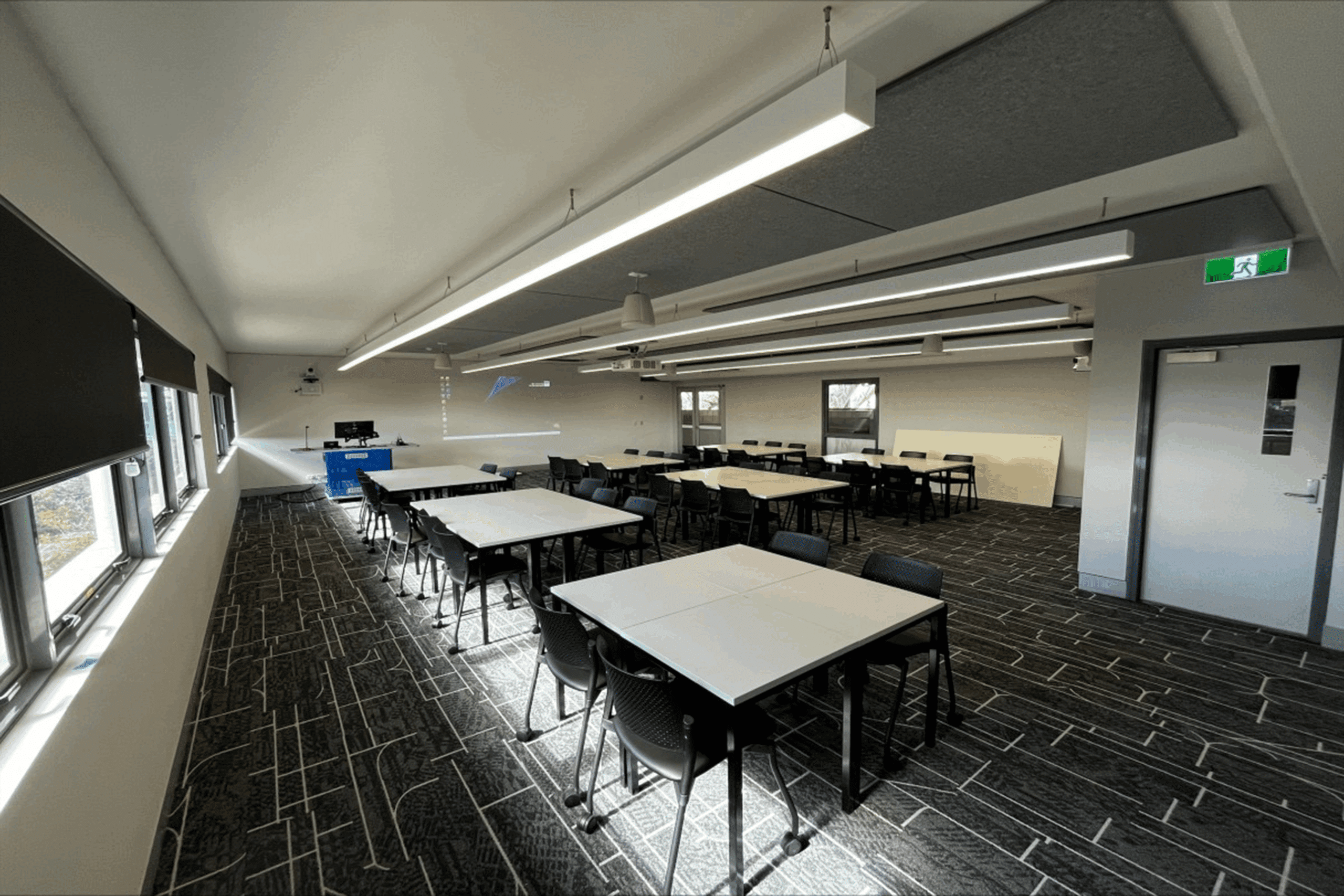 T082 – Hybrid Digital Teaching Station