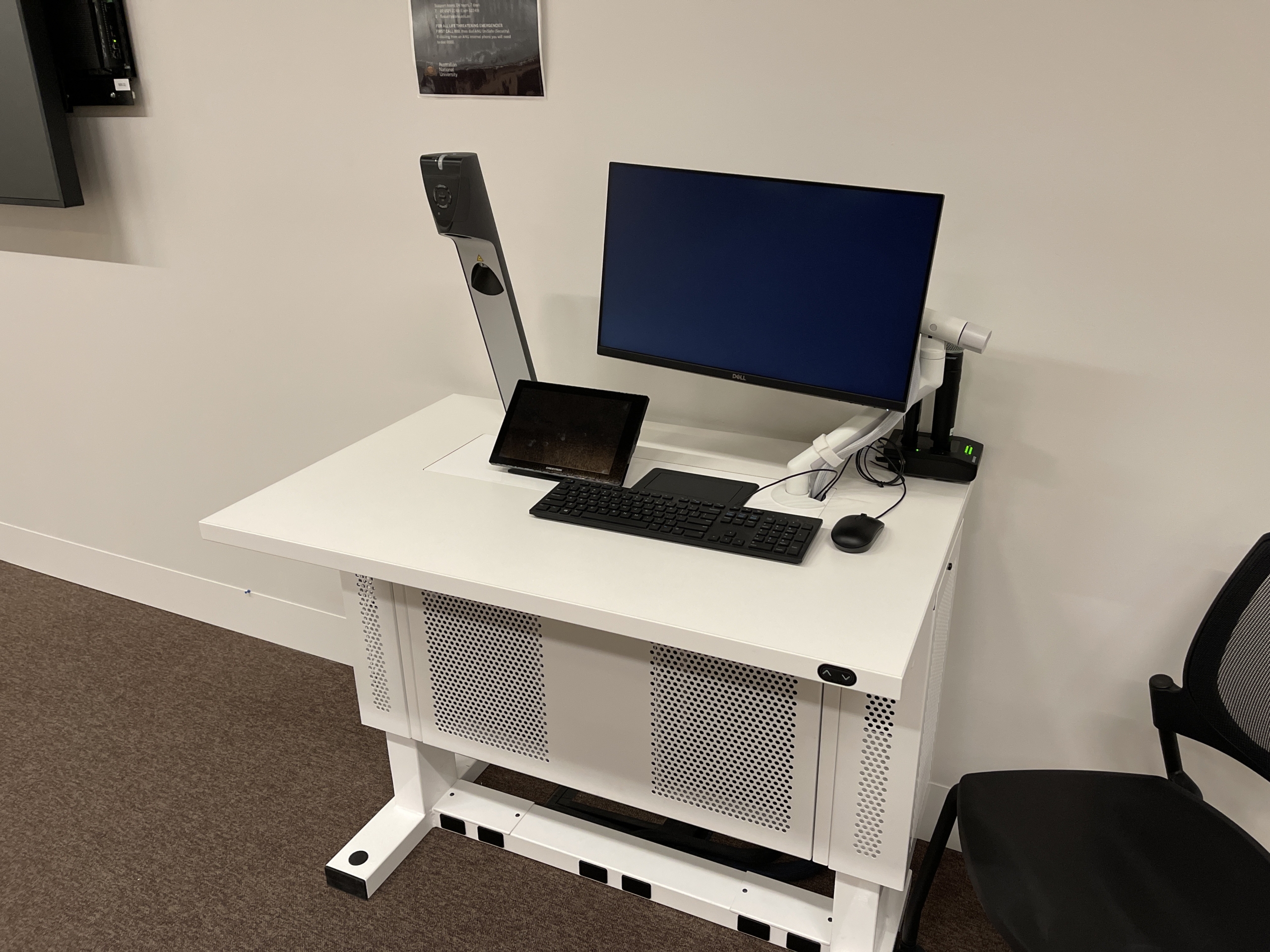 T083 – Medium Tutorial Space, photo 2 of 2