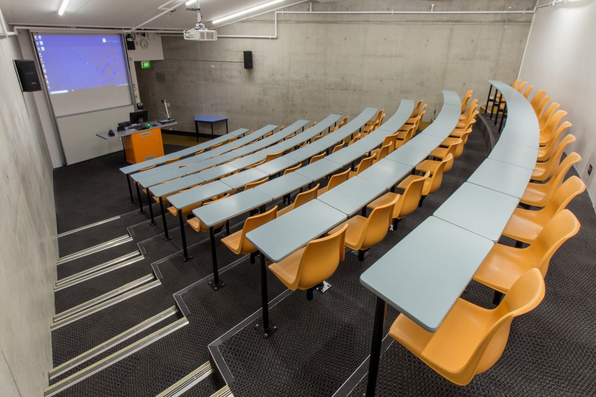 T086 – Tiered Lecture Theatre, photo 2 of 2