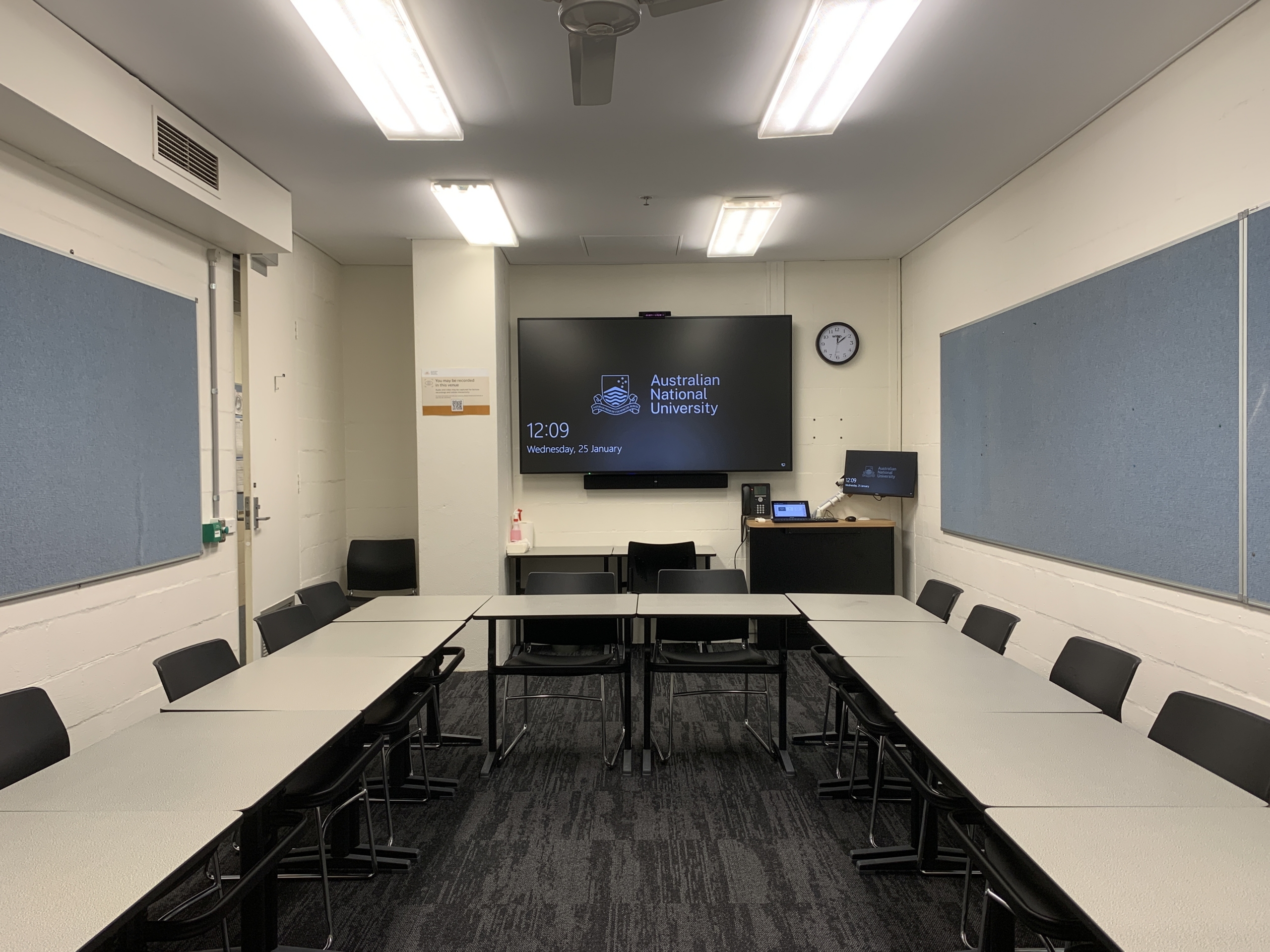 T089 – Small Tutorial Room