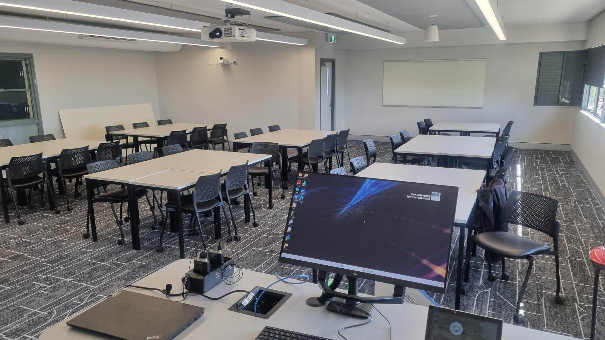 T090 – Medium Teaching Space