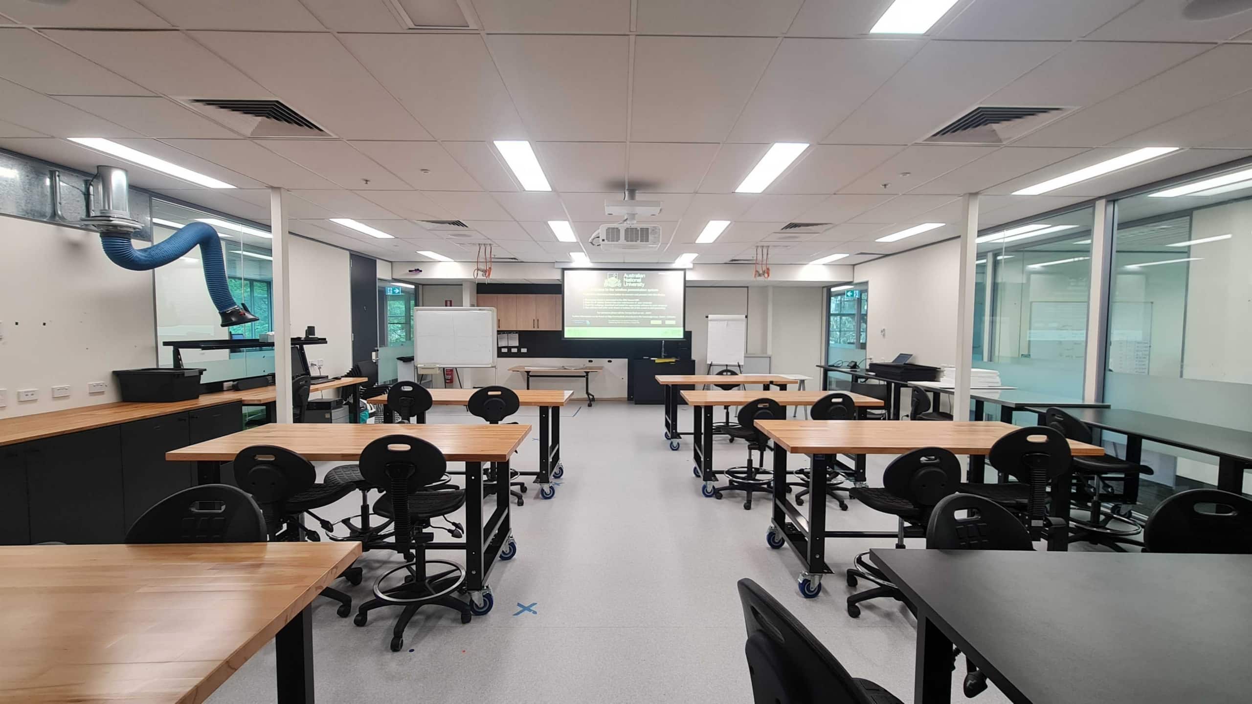 T092 – Medium Laboratory